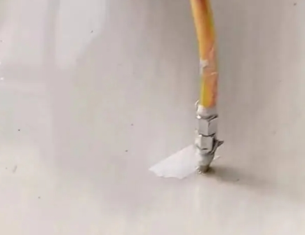 秭归瓷砖空鼓维修公司专业解答在瓷砖铺贴过程中，如果使用的砂料过粗（如全部使用了粗砂），可能会导致以下问题